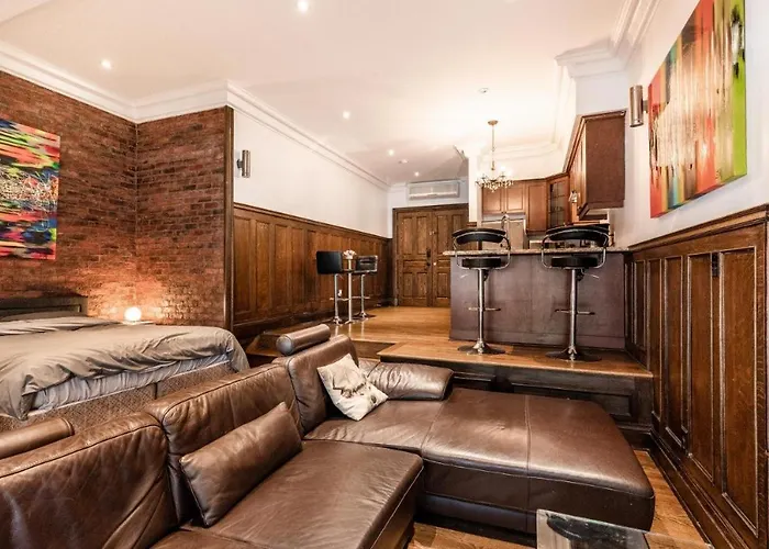 Beautiful Downtown Studio Apartment - A